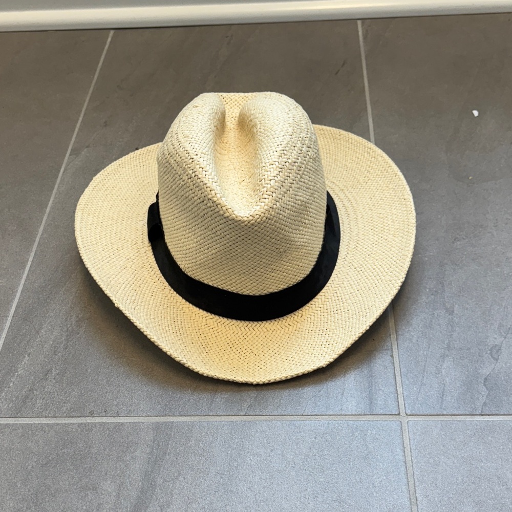GAP Beige Straw Hat with Black Band